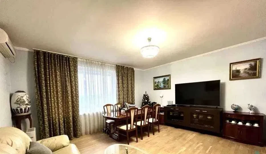 3-кімнатна квартира, Печерський: ремонт, метро Печерська за 5 хв пішки, фото 2