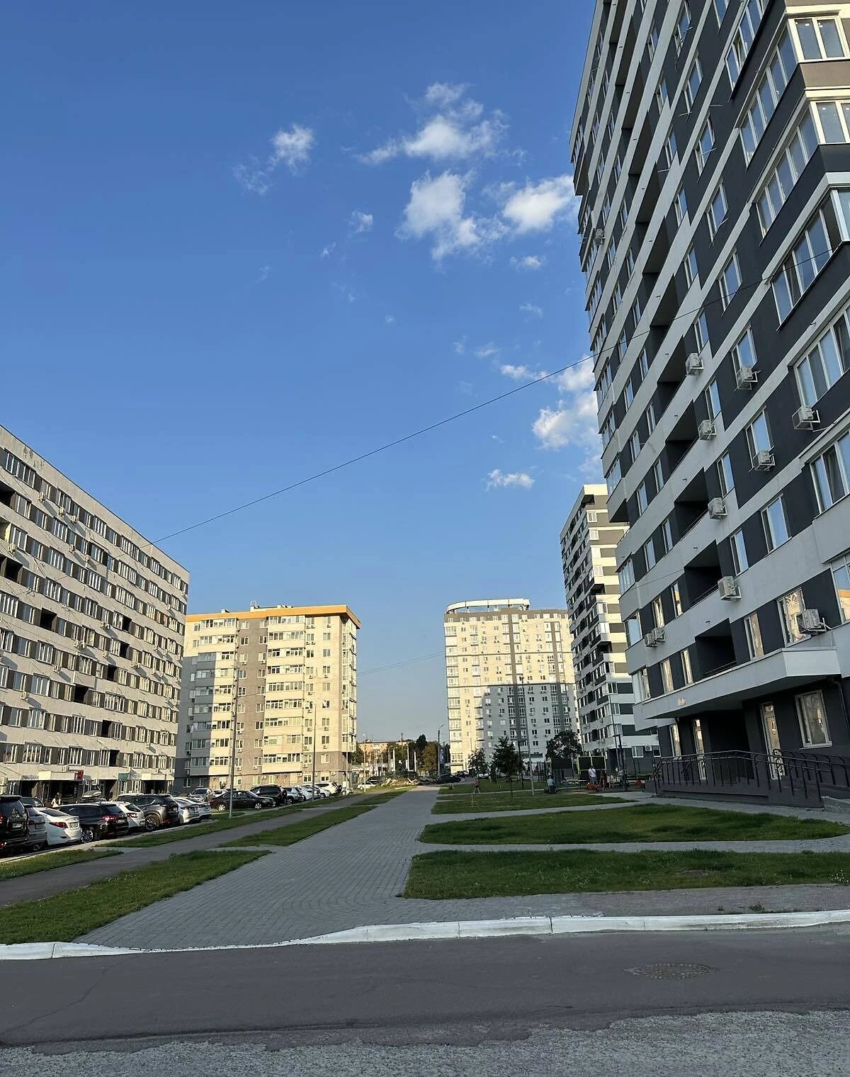3-кімнатна квартира на проспекті Героїв Харкова: єОселя, торг - фото 1