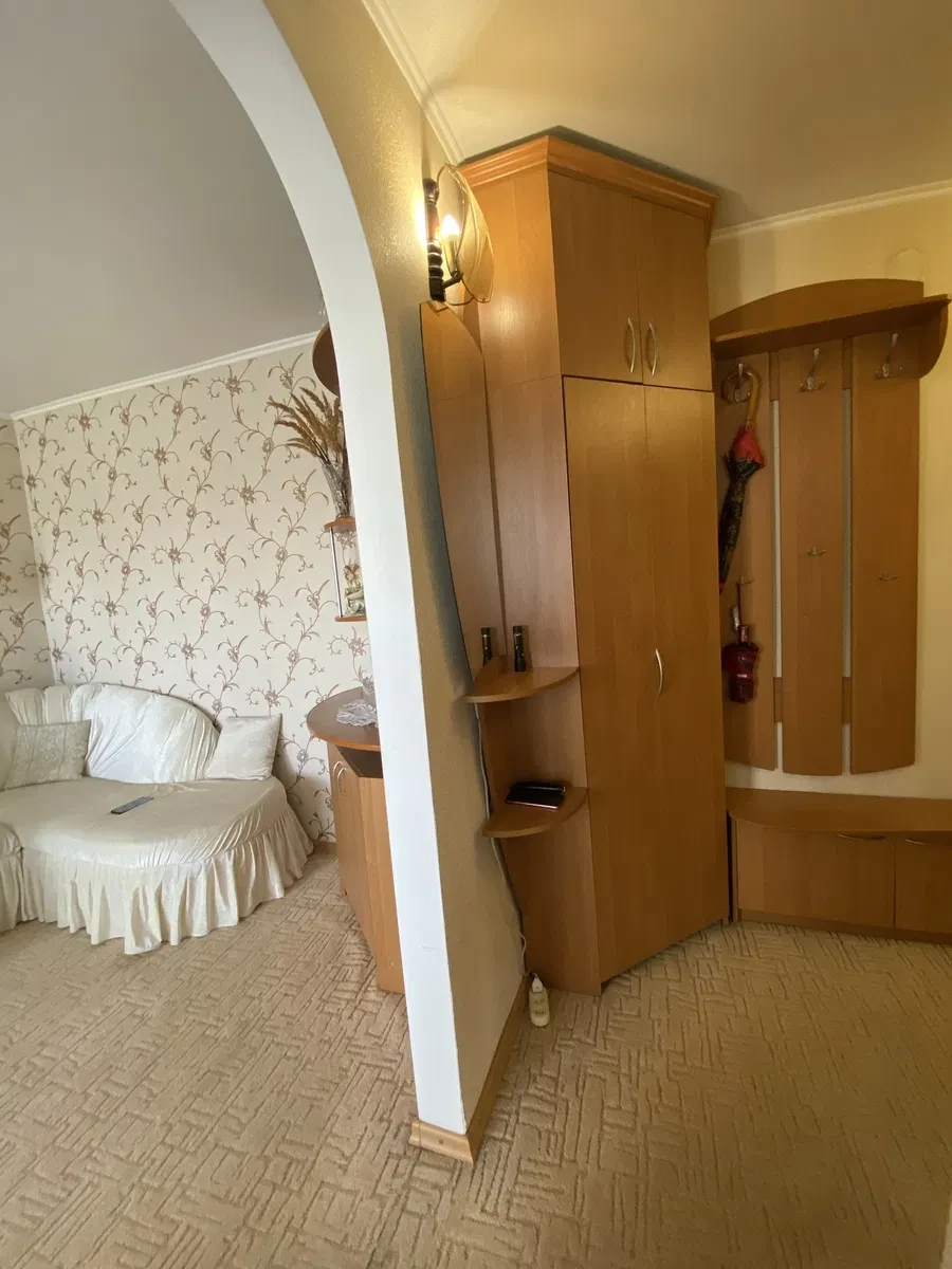 2-кімнатна квартира, центр: євроремонт, два кондиціонери, балкон - фото 3