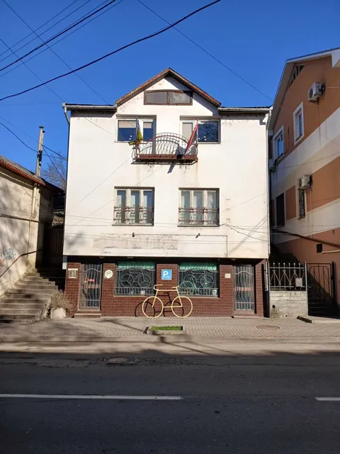 Будинок, Ужгород: магазин 32 м², сонячна електростанція 30 кВт - фото 1