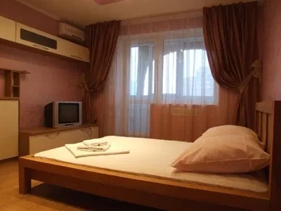 2-комнатная квартира, Шевченковский: авторский ремонт, работает лифт