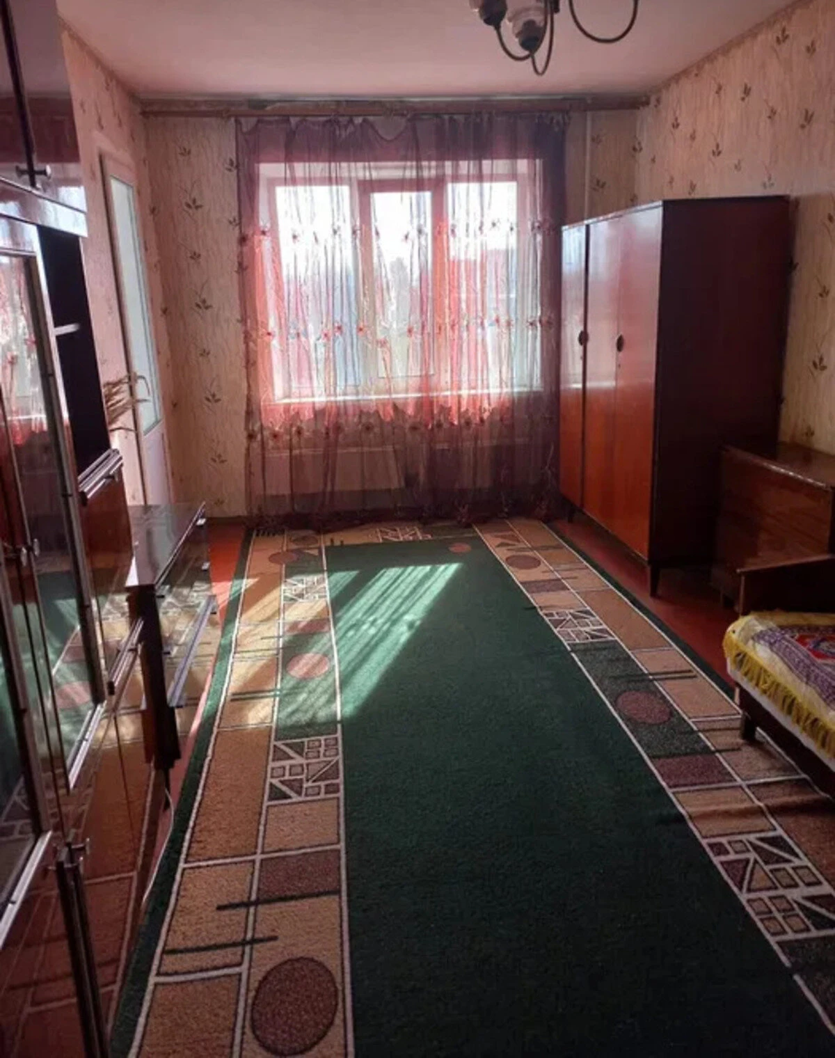 1-кімнатна квартира, Прилуки: кухня 10 м², роздільний санвузол - фото 1
