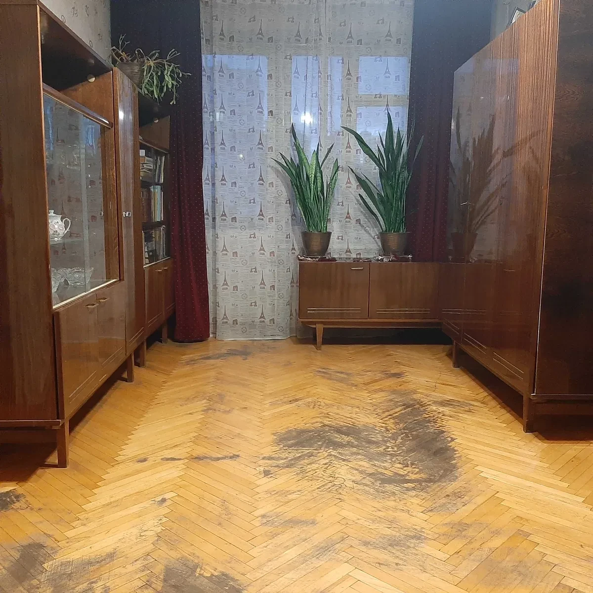 2-кімнатна квартира, Шевченківський: опалення та вода без світла