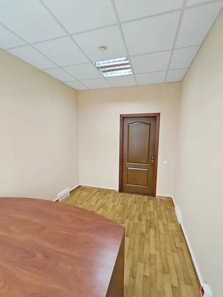Офіс у ЖК КомфортТаун: генератор, автономне опалення, парковка - фото 4
