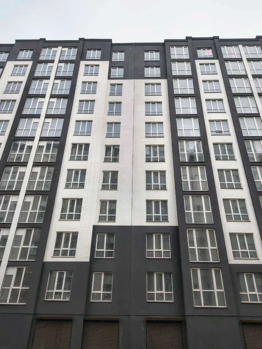 2-комнатная квартира, Ивано-Франковск: двусторонняя планировка, рядом с парком, фото 1