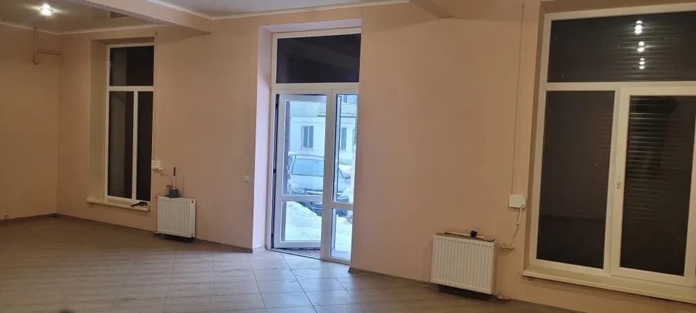 Помещение, Нововолынск: фасадное, парковка на 3 авто - фото 3