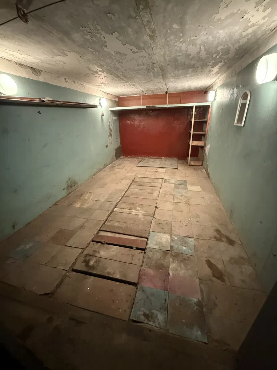 Гараж, Индустриальный: подвал на всю площадь, две комнаты - фото 1