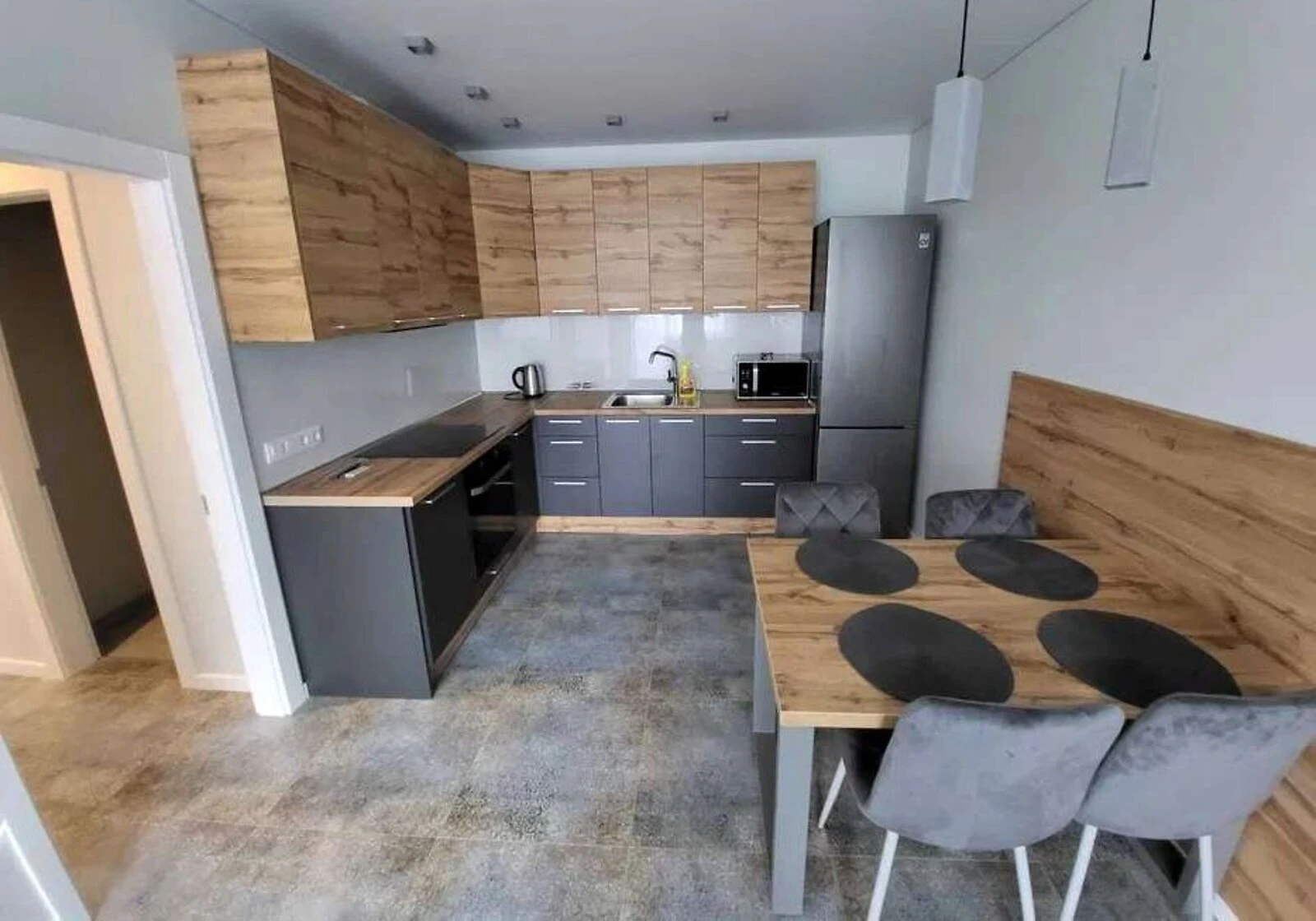 1-комнатная квартира, Чоколовка: дизайнерский ремонт, кухня-студия - фото 4
