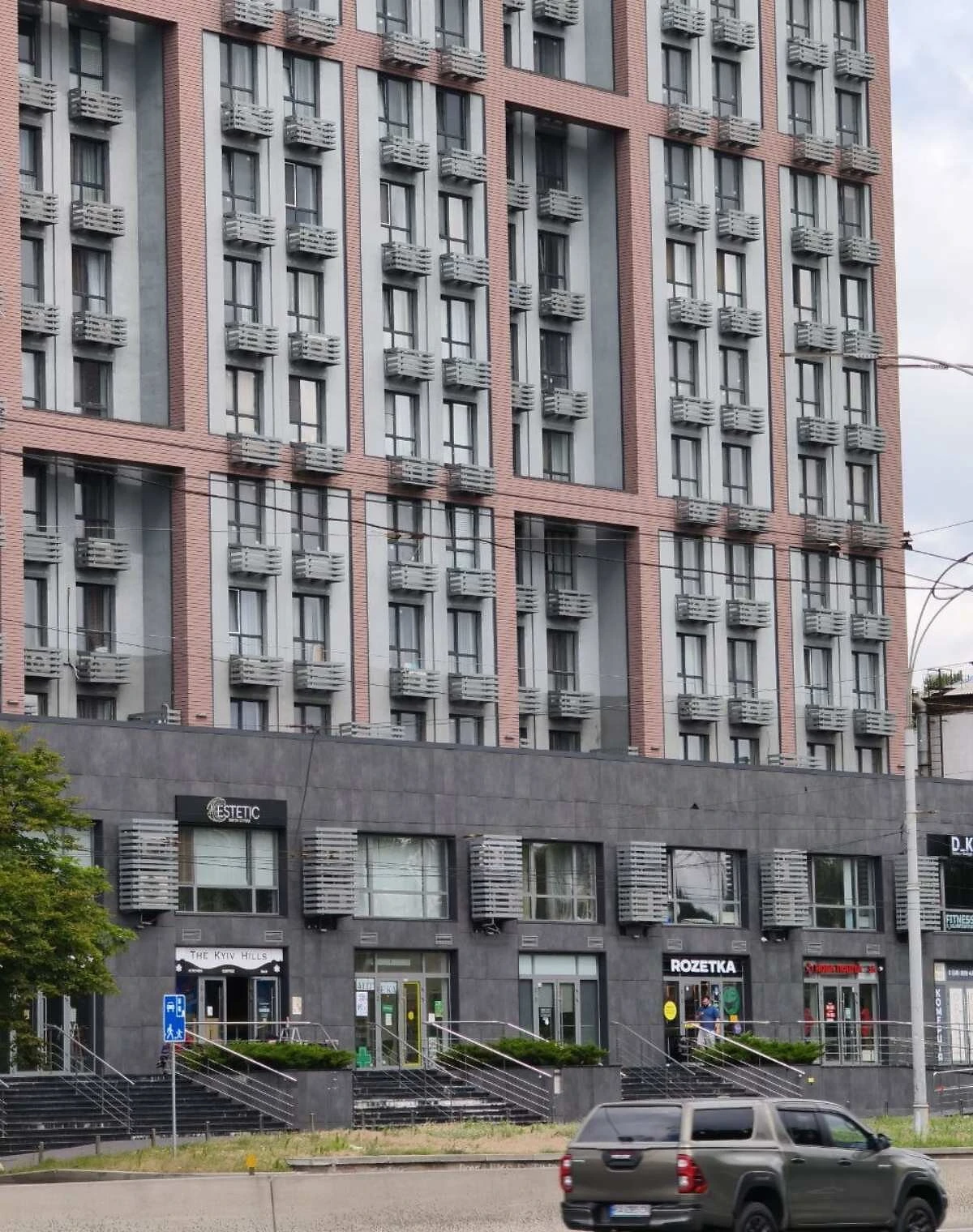 2-комнатная квартира, Сырец: панорамные окна, укрытие в доме - фото 2