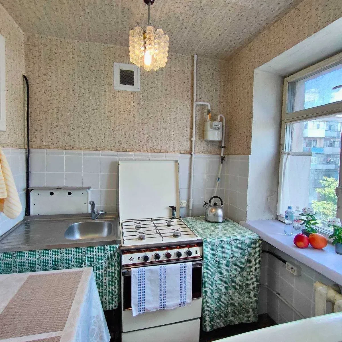 3-кімнатна квартира, Павлоград: балкон після ремонту, меблі й техніка - фото 1