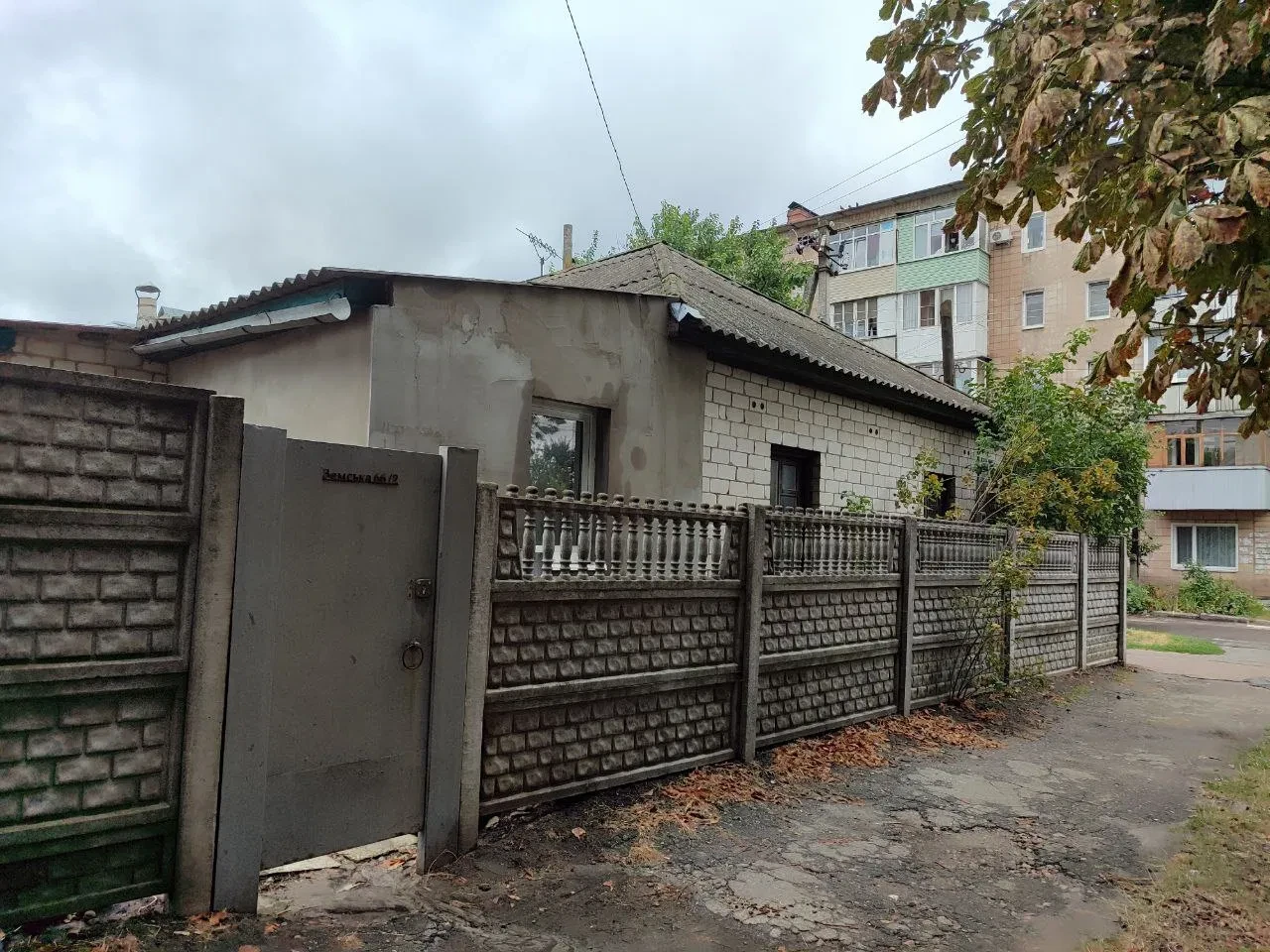 Будинок, Прилуки: окремий двір, гараж, газове опалення