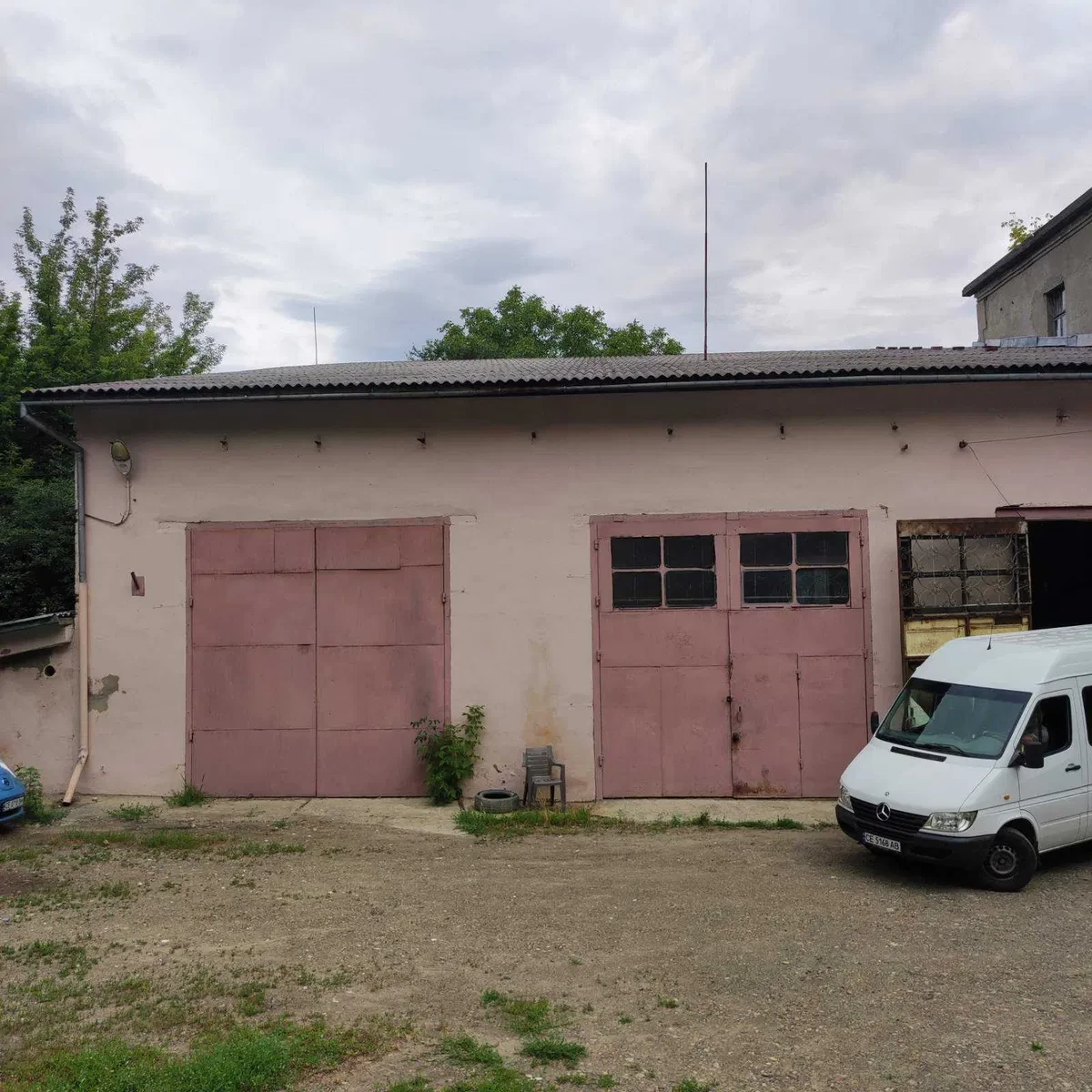 Приміщення у Чернівцях: частина здається в оренду, всі комунікації - фото 2