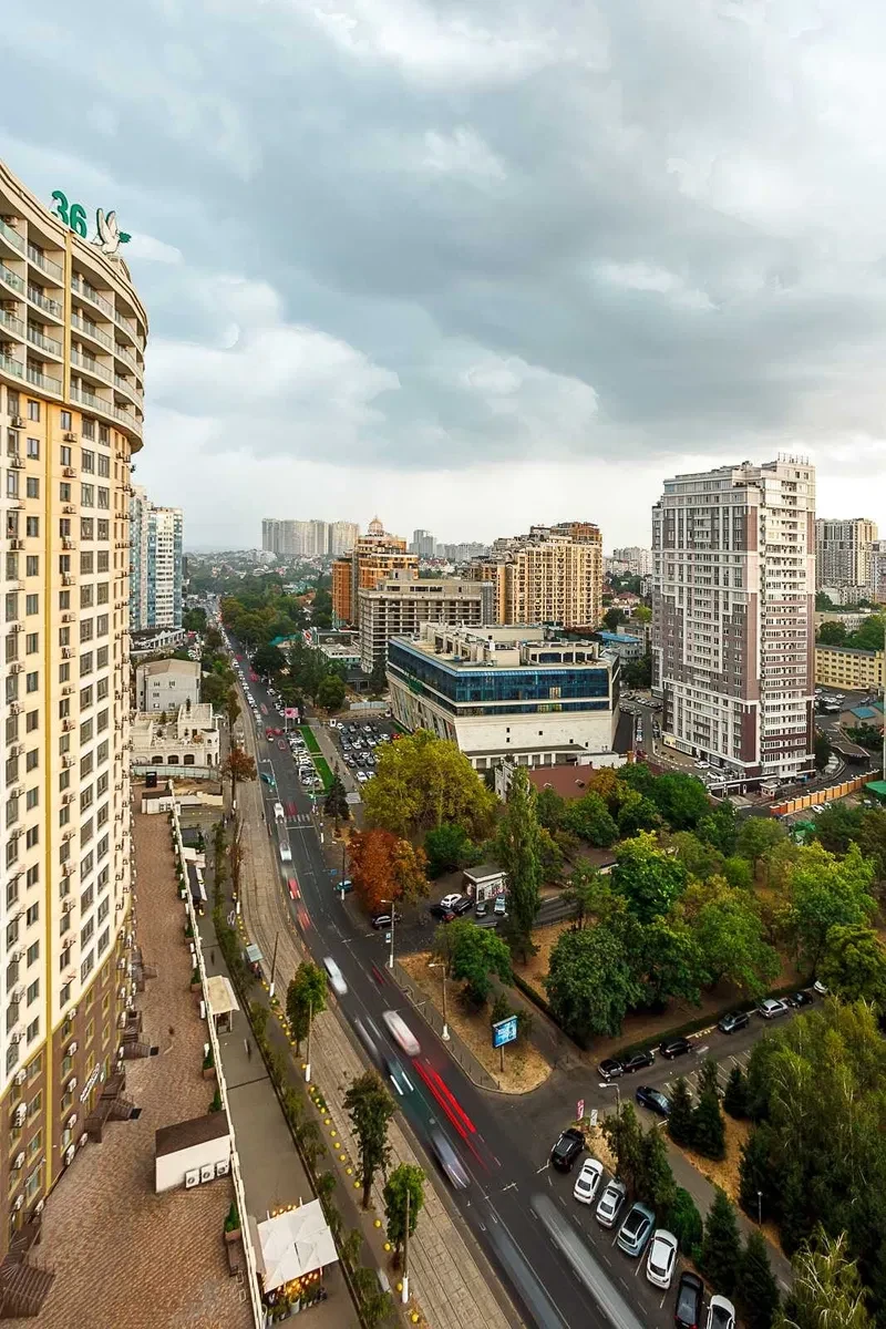 1-комнатная квартира в ЖК РОДОС: вид на море, авторский ремонт - фото 1