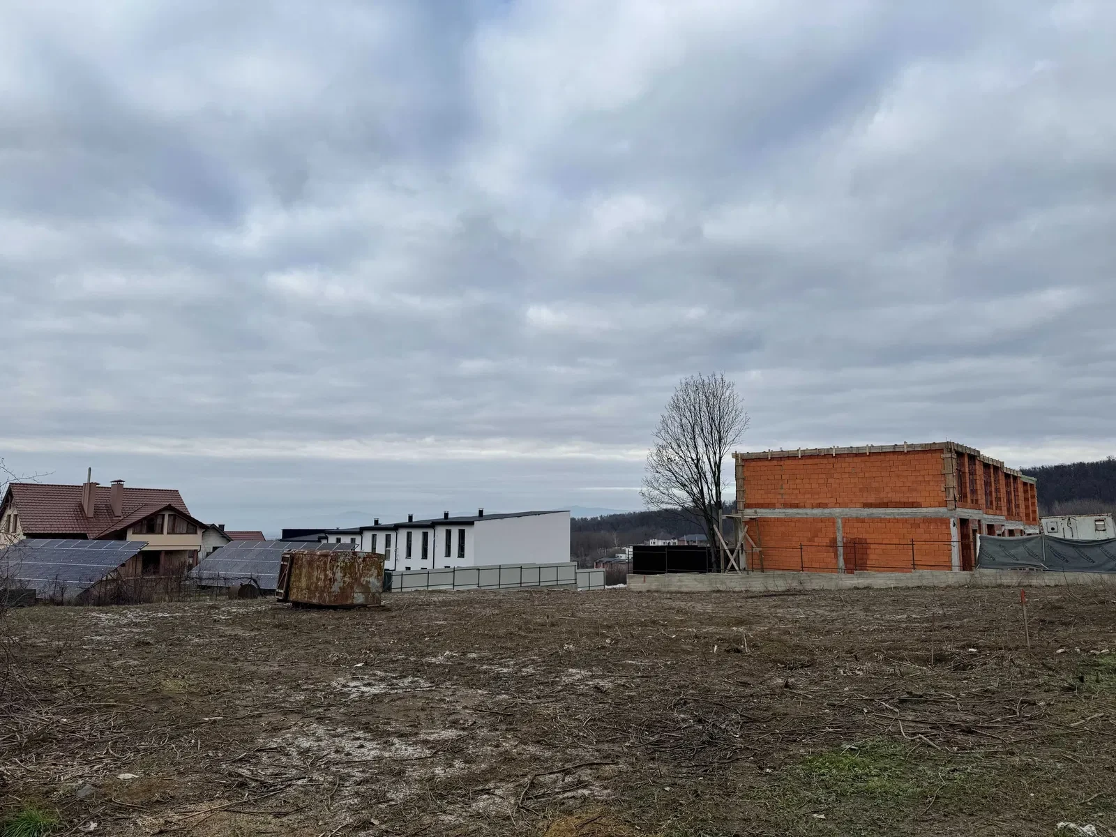 Ділянка 12 соток, Червениця: ліс поруч, краєвид на Словаччину