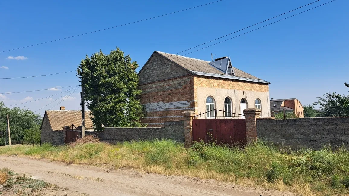 Будинок, Святомиколаївка: два будинки, дві приватизовані ділянки