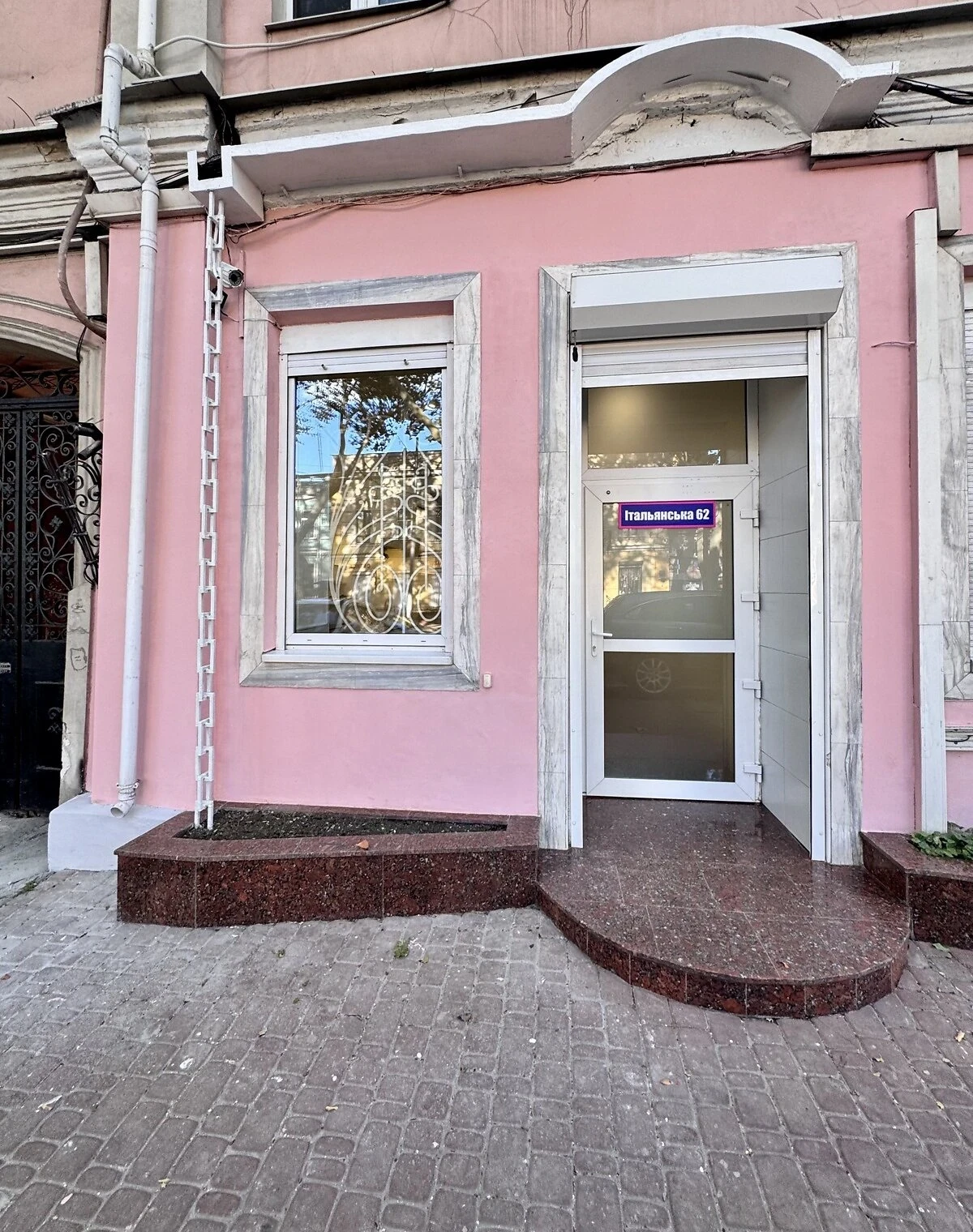 Офіс, Приморський: фасадне, дизайнерський ремонт, без порогів - фото 1