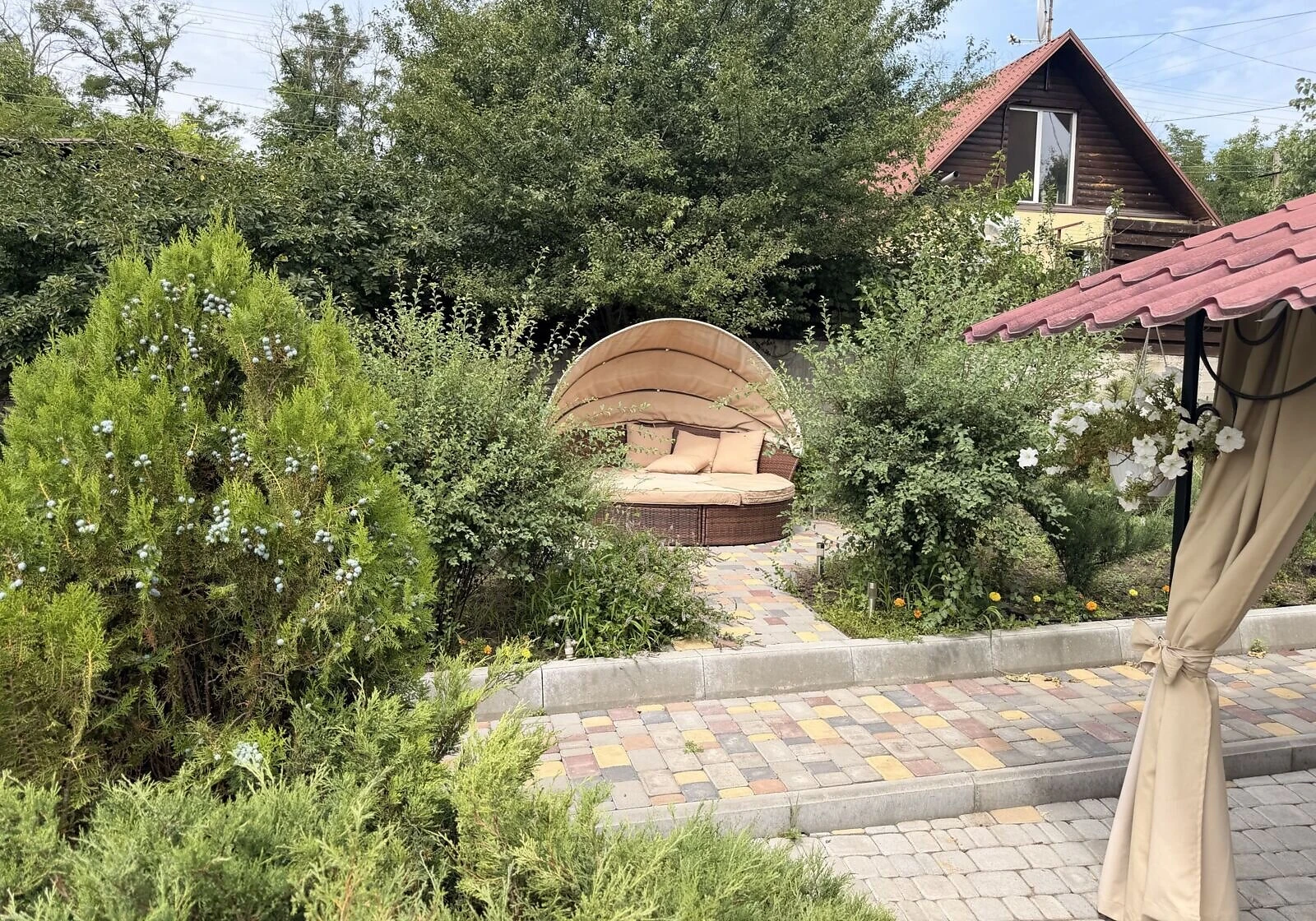 Дача, Червоний Садок: ландшафтний дизайн, туалет на території - фото 2