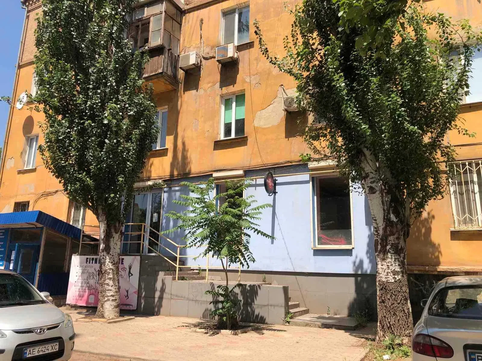 Приміщення на Кресі: з ремонтом, паркомісця, з орендарем - фото 1