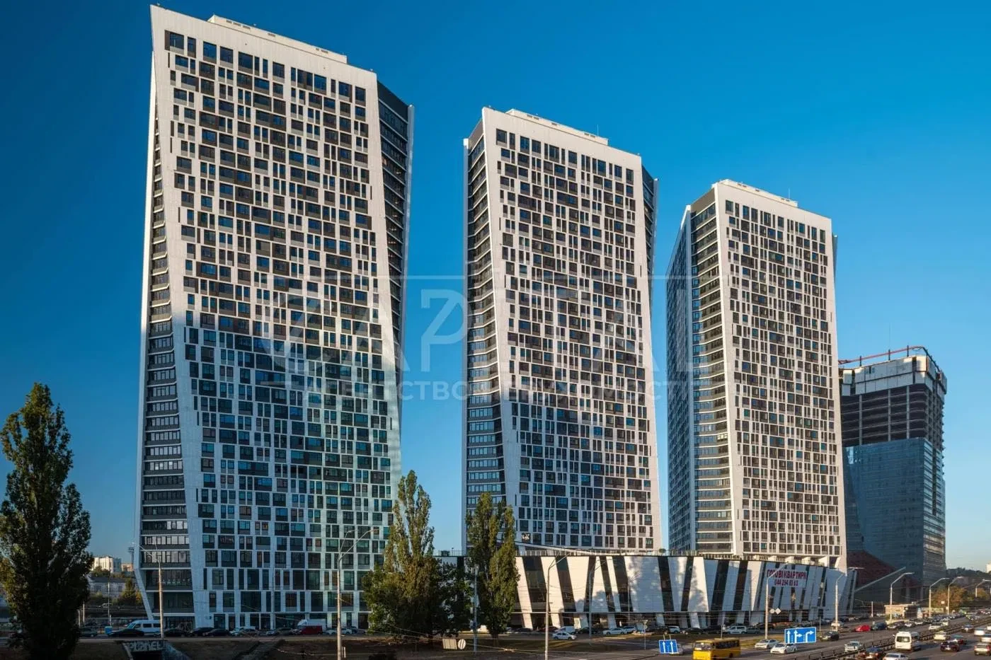 3-кімнатна квартира у ЖК Manhattan City: вид на місто, під чистову