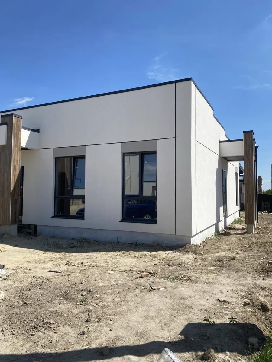 Угловой коттедж, Ровно: терраса, 100 м до остановки, фото 5