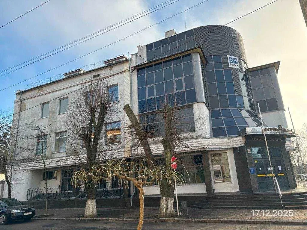 Здание банка, Измаил: 327 единиц движимого имущества, аукцион - фото 2