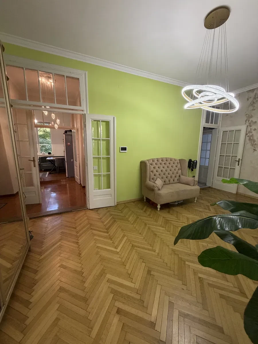 4-комнатная квартира, Черновцы: дровяной камин, летняя терраса, фото 3
