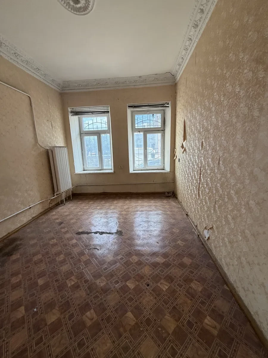 3-комнатная квартира, Молдаванка: торг, можно под коммерцию