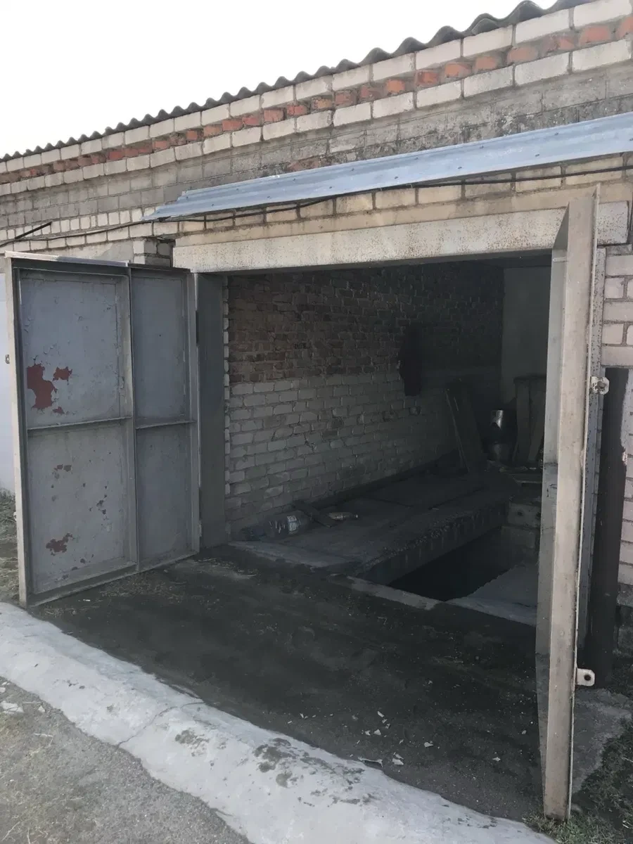 Гараж, Варварівка: цегляний, оглядова яма - фото 1