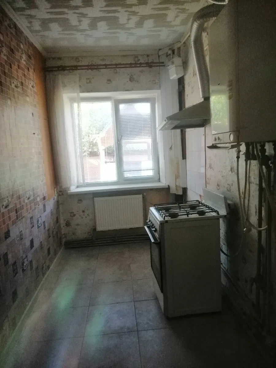 2-кімнатна квартира, Овруч: газове опалення, гараж і сарай у дворі, фото 2
