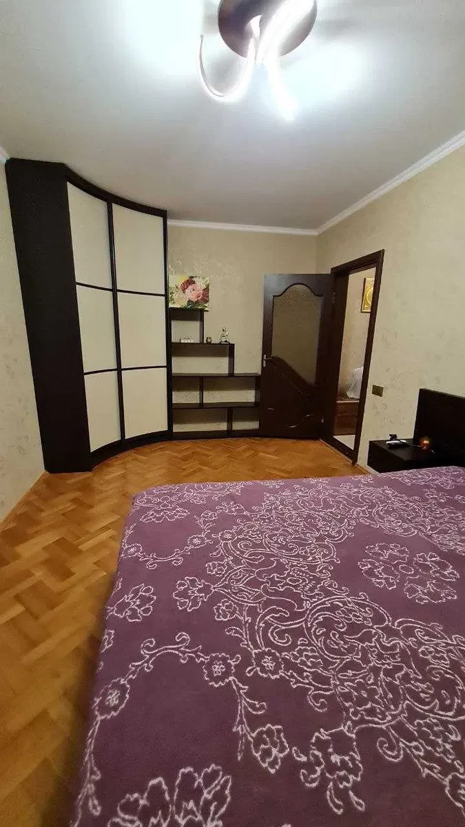 1-кімнатна квартира, Подільський: вид на сквер Кузьми Скрябіна, фото 4