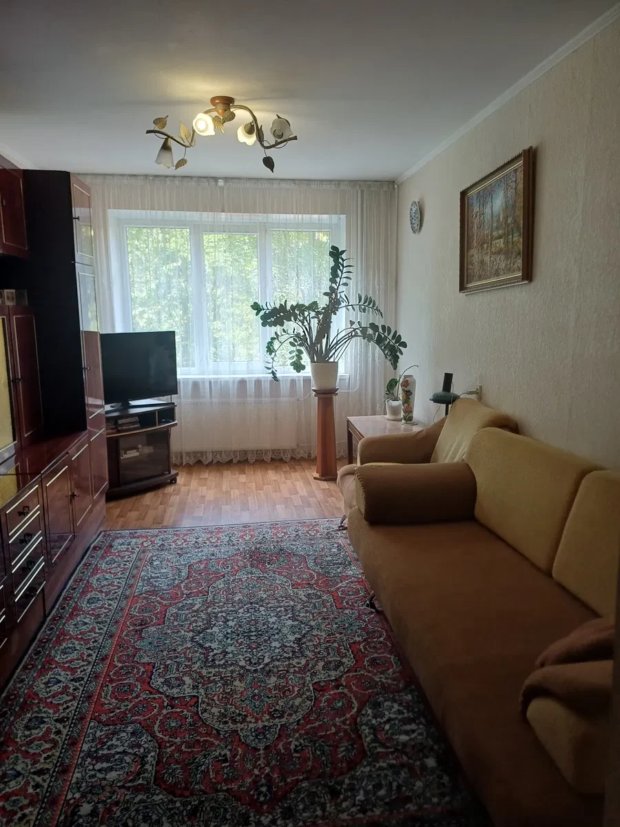 3-кімнатна квартира, ЮЗР: євроремонт, паркомісце, панорамні вікна