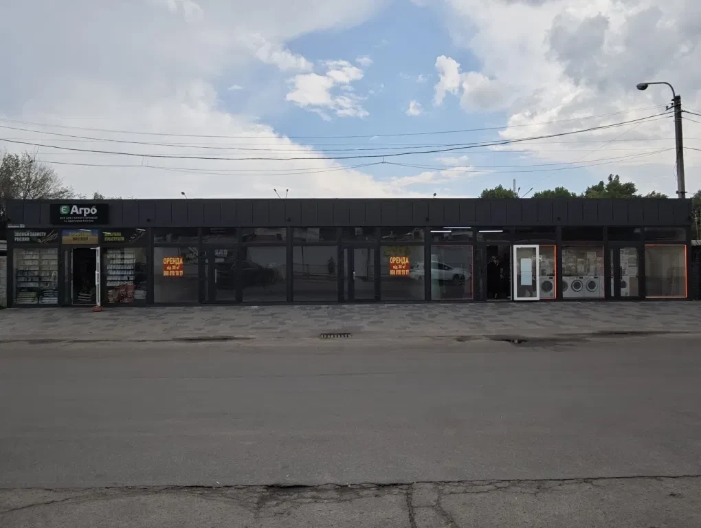 Магазин, Новокодацький: фасадне приміщення, можна об’єднати 60 м², фото 1