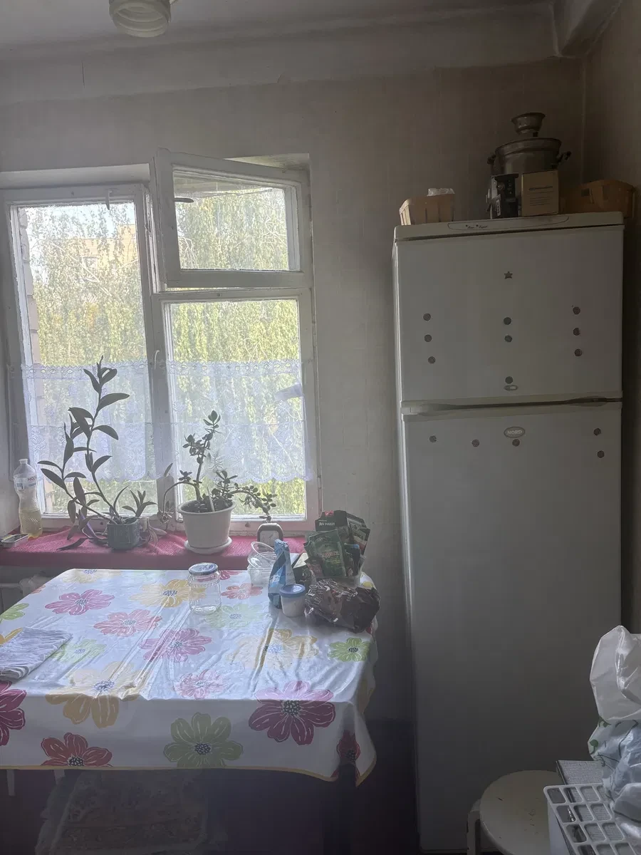 1-кімнатна квартира, Подільський: цегляний будинок, засклений балкон, фото 4