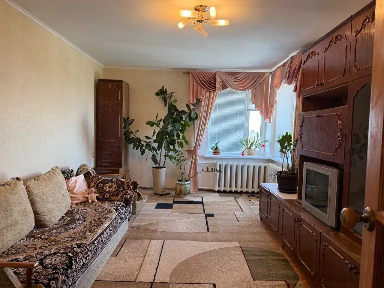 2-кімнатна квартира, Святошинський: метро Святошино 5 хв, меблі та техніка - фото 1