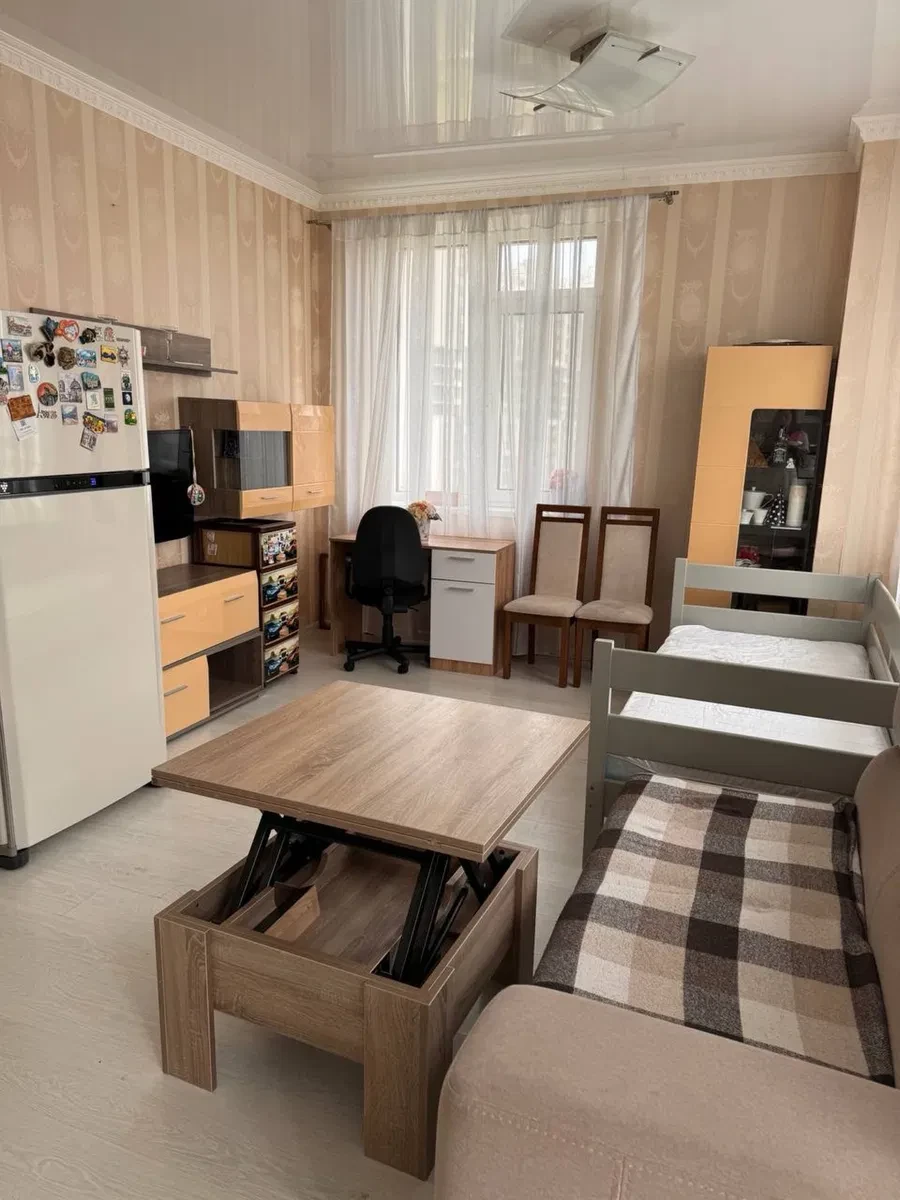 1-кімнатна квартира у ЖК Кадор: кухня 25 м², ліфти працюють без світла - фото 2