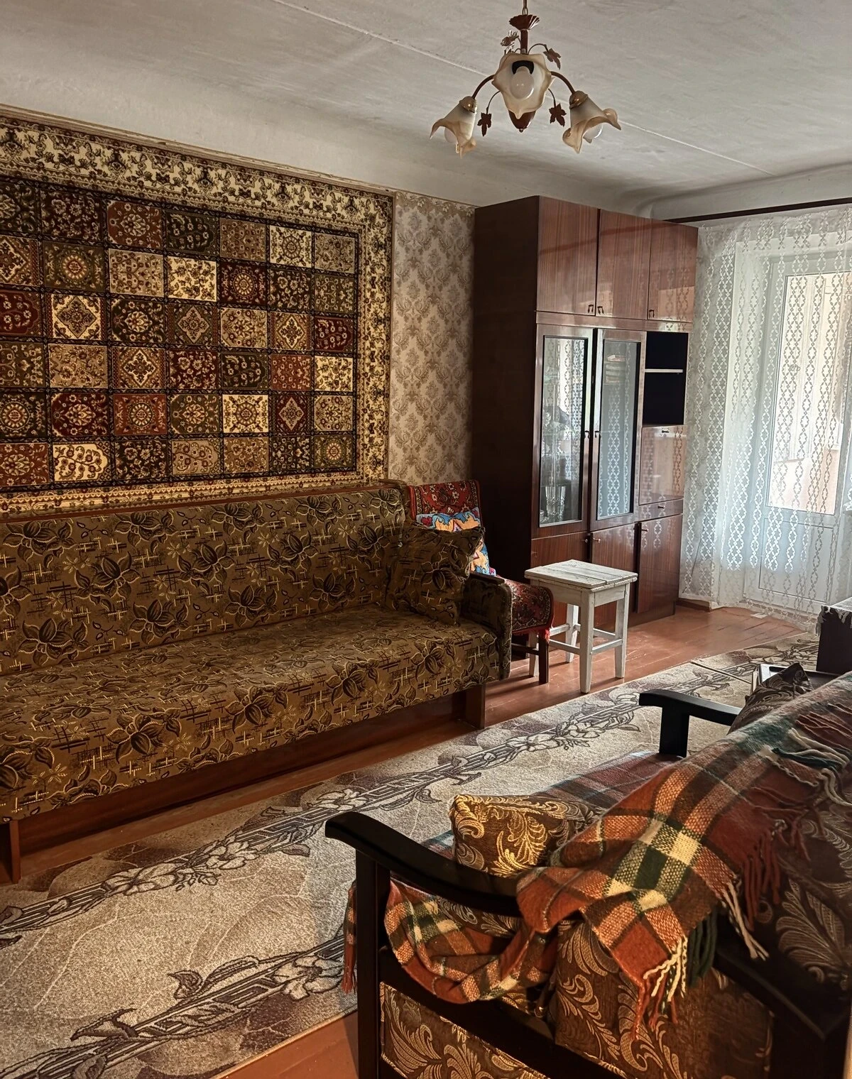 2-комнатная квартира, Правый Подол: косметический ремонт, балкон
