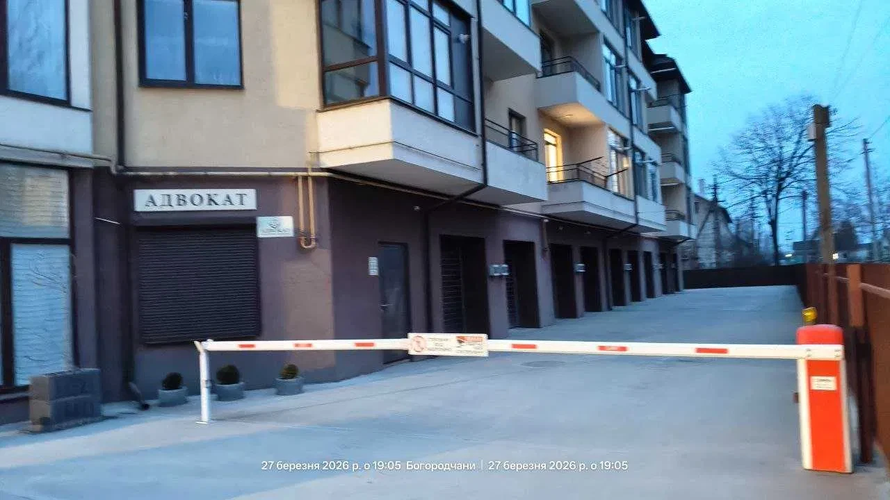 Гараж, Богородчани: фасадне приміщення, окремий вхід, електрика - фото 2