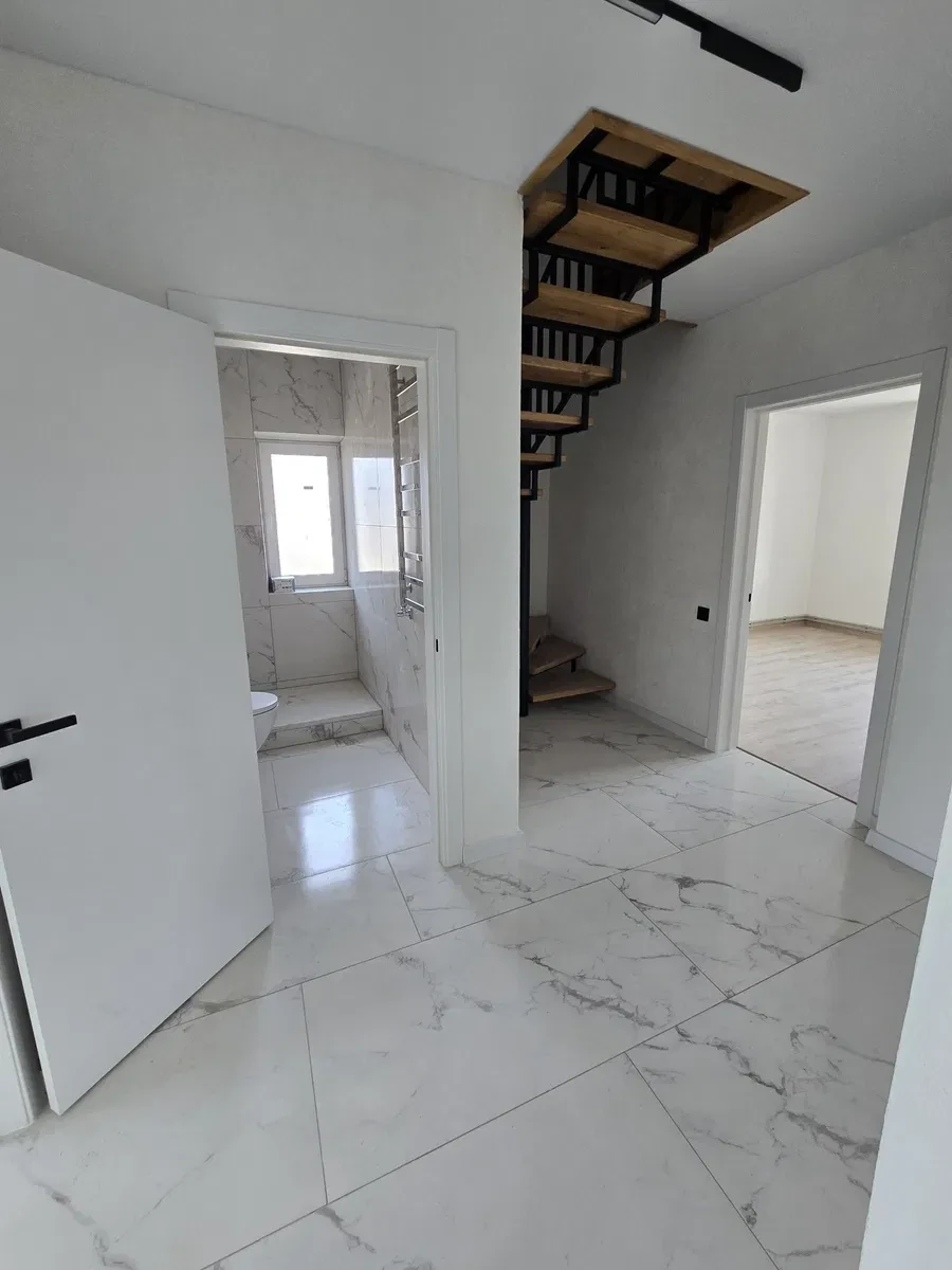 2-кімнатна квартира, Коломия: горище 20.90 м², кладова 6 м², газ - фото 2