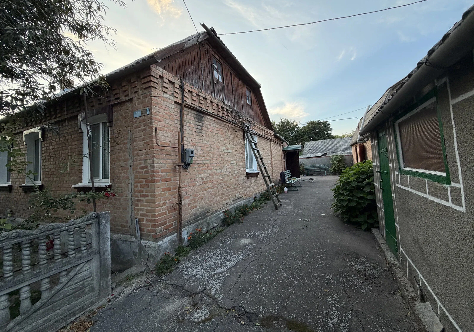 Будинок, Райгородок: гараж, літня кухня, цегляні стіни - фото 2