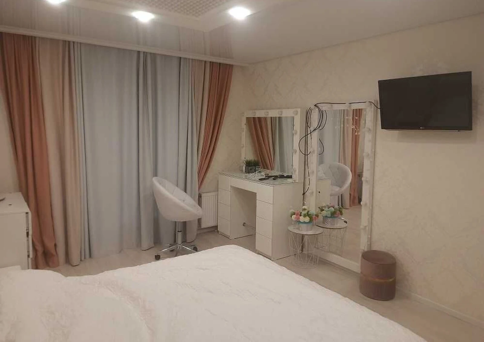 3-кімнатна квартира, Вишневе: новобудова, 2 санвузли - фото 1