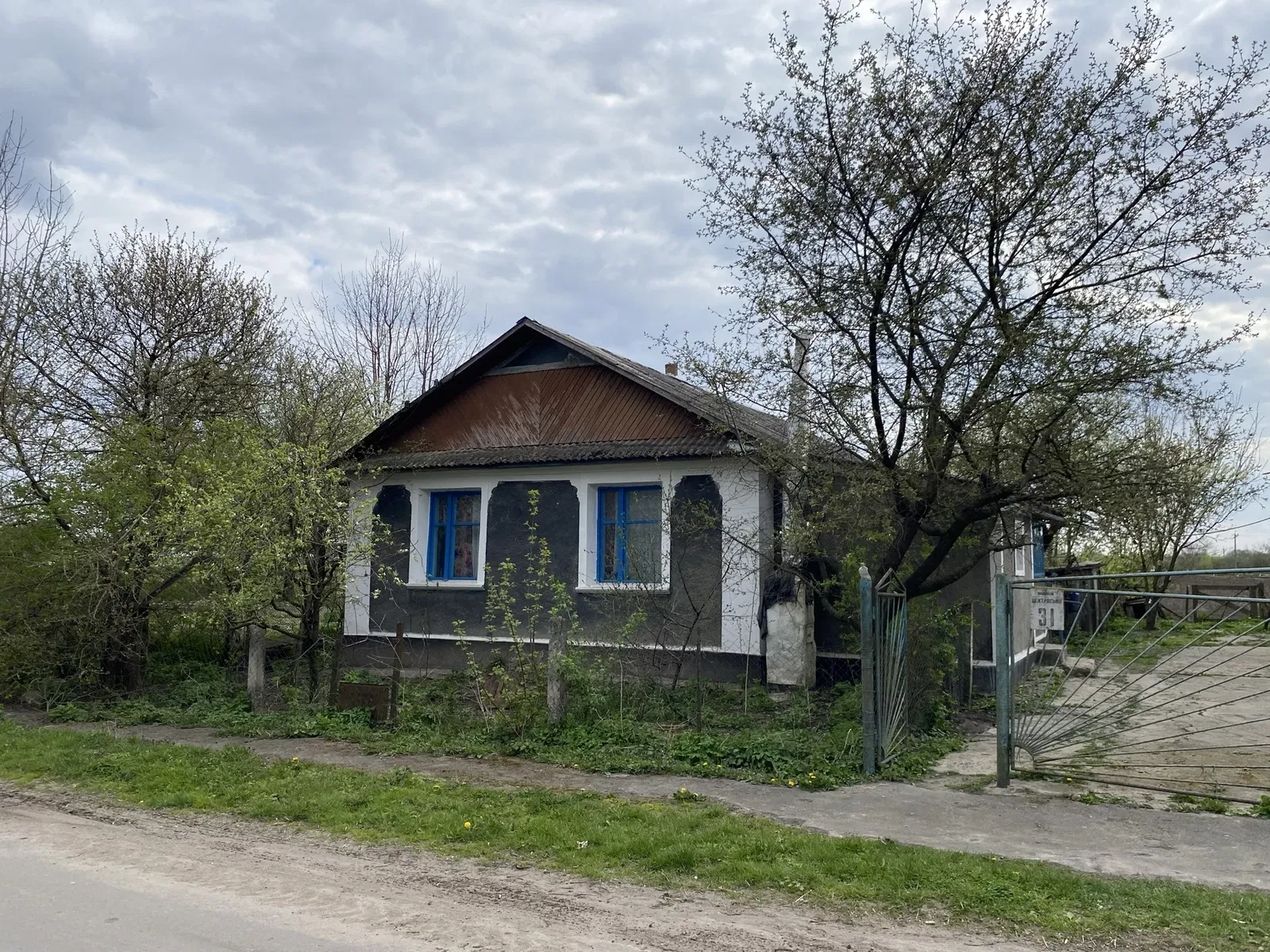 Дом, Зарудье: газовое печное отопление, вода во дворе, фото 2