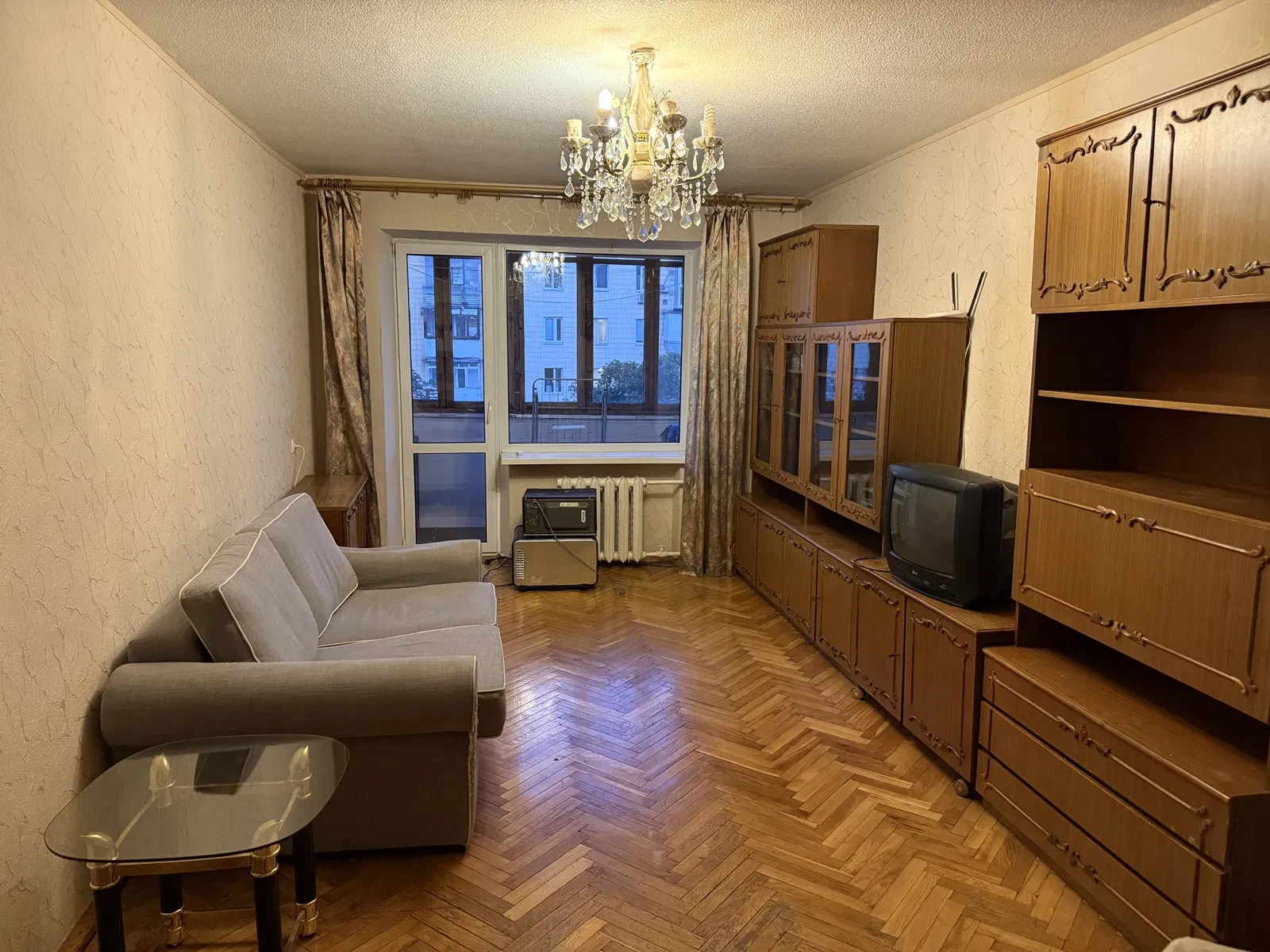 3-кімнатна квартира, Печерський: Палац Україна, 2 балкони