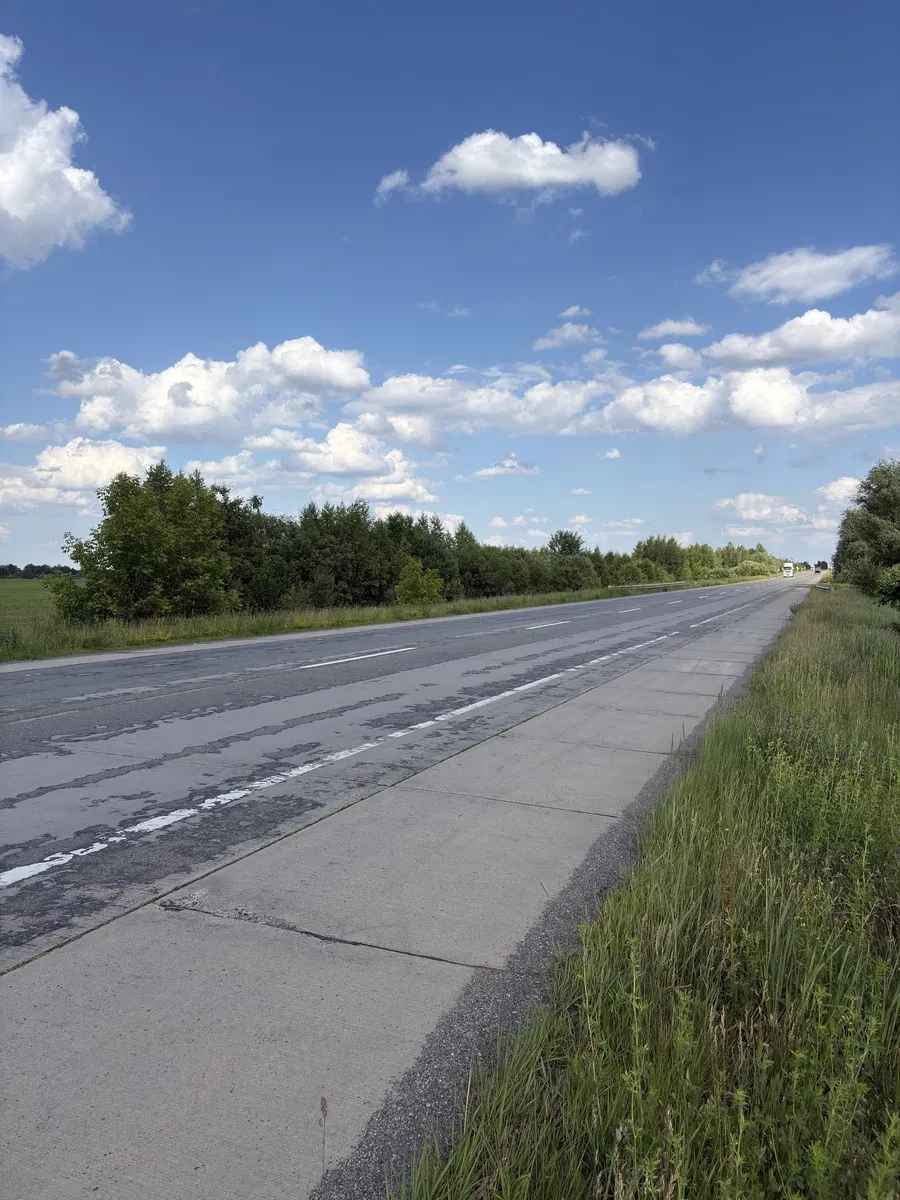 Участок 200 соток, Жовтневое: фасад М07, коммерция на завершении