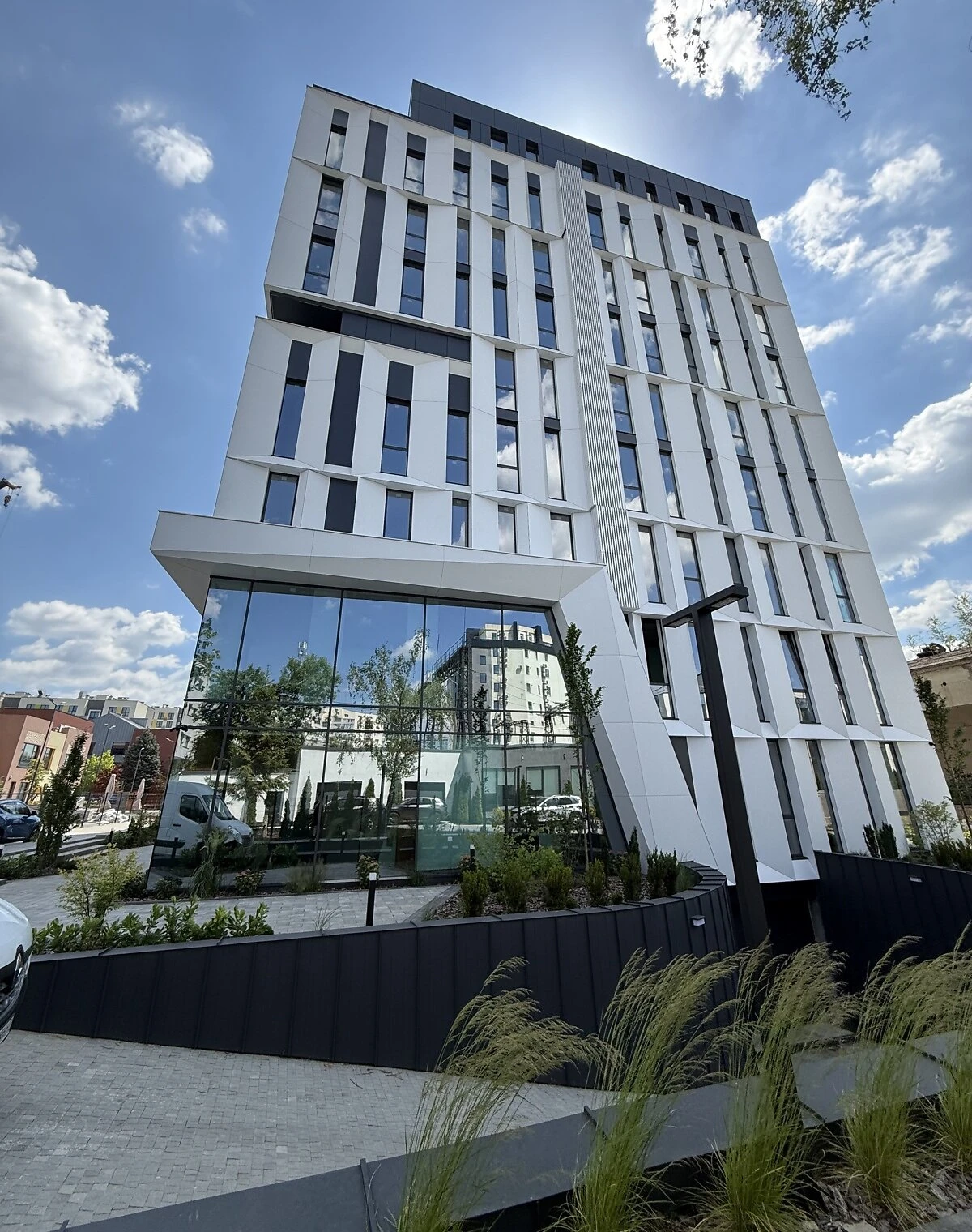 2-кімнатна квартира, Новий Львів: кухня-студія, панорамні вікна - фото 3