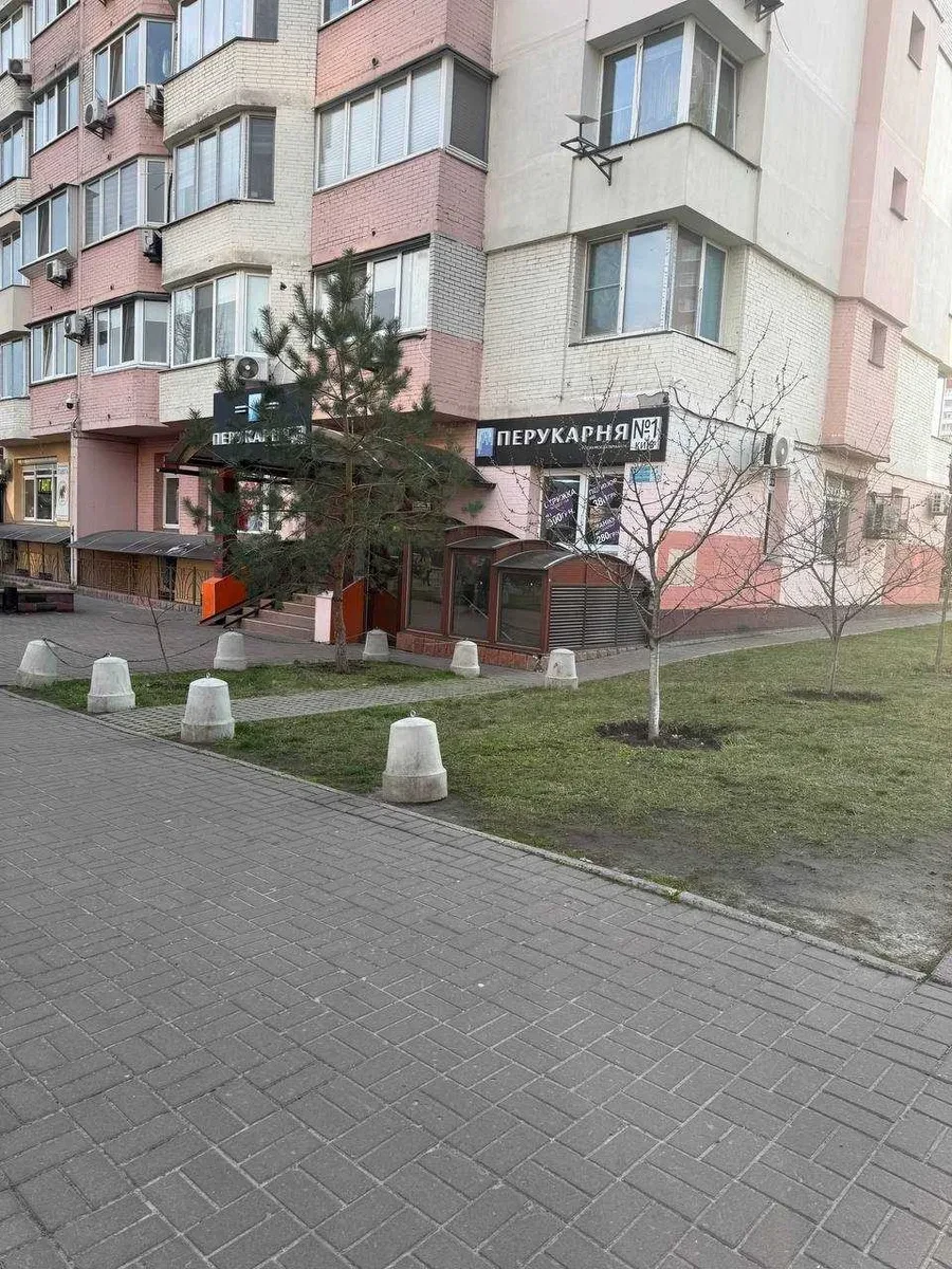 Приміщення, Дарницький: орендар Фора, два входи, 25 кВт - фото 1