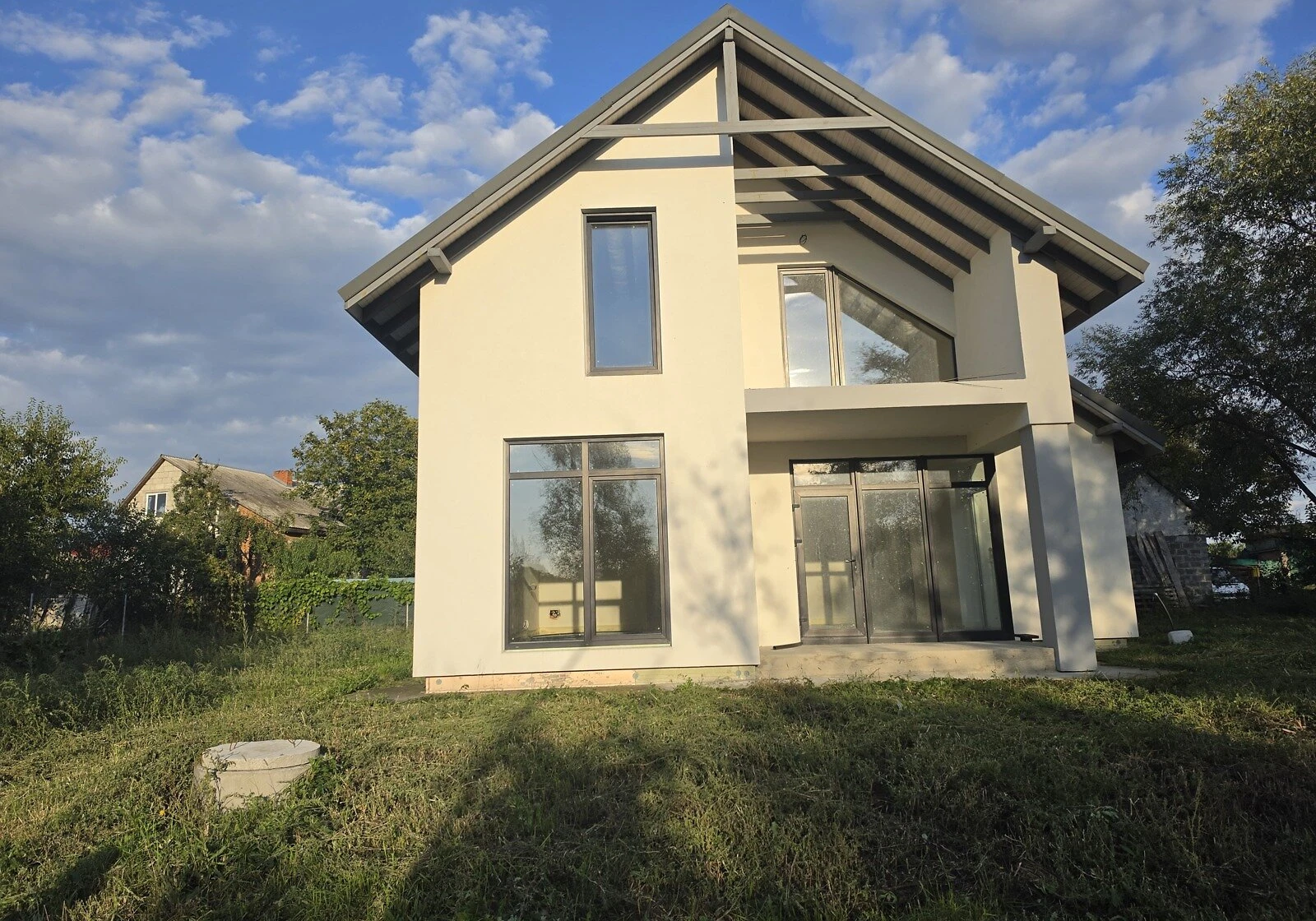 Дача, Рожни: єВідновлення, не використовувалася після будівництва, веранда - фото 4