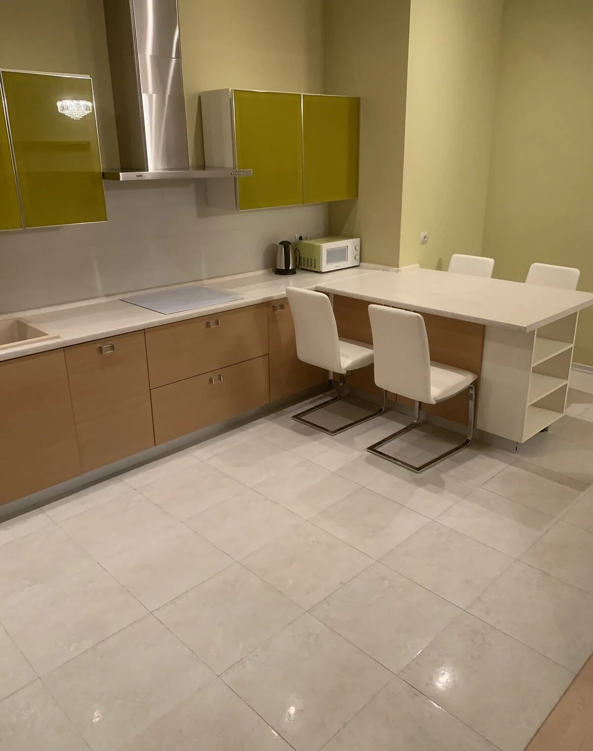 1-кімнатна квартира, Чорна Гора: дизайнерський ремонт, кухня 42.2 м², фото 3