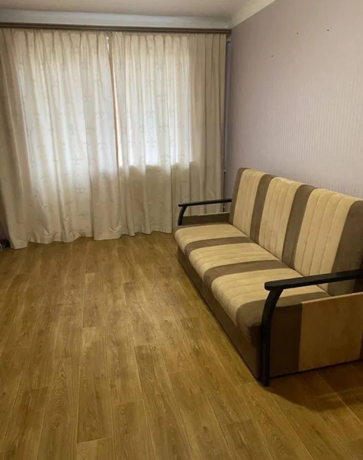 2-кімнатна квартира, П'ятихатки: внутрішній двір, цегляні стіни - фото 1
