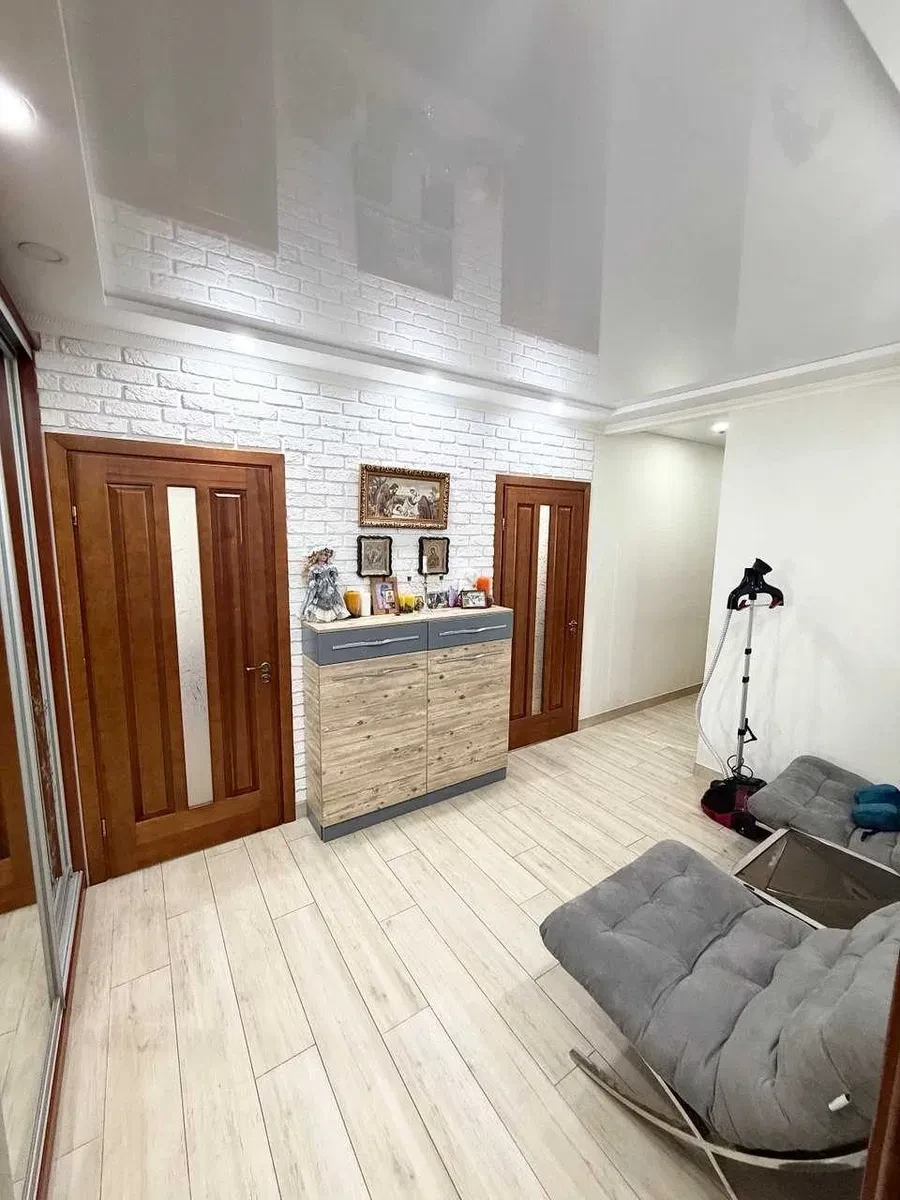3-кімнатна квартира, Славута: авторський ремонт, резервне живлення - фото 2