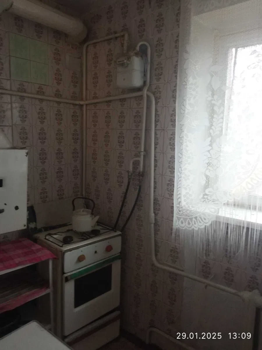 1-кімнатна квартира, Шостка: житловий стан, меблі залишаються